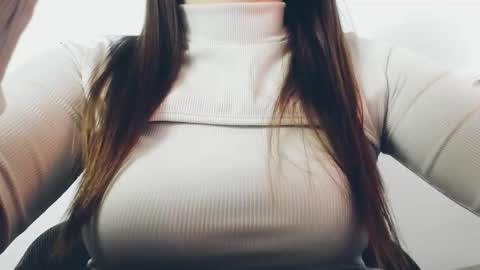 Snapshot of elizsun chatting on April 20, 7:33 am elizsun online show from April 20, 7:33 am