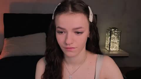 Snapshot of elizzza_ chatting on February 12, 5:13 am elizzza_ online show from February 12, 5:13 am