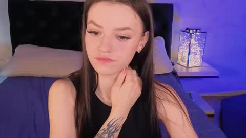 Snapshot of elizzza_ chatting on March 5, 5:25 am elizzza_ online show from March 5, 5:25 am