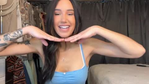 Ella online show from March 26, 2:11 pm