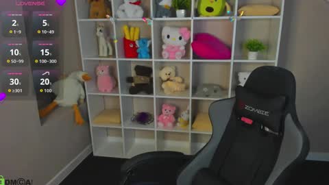 Ella online show from June 7, 5:27 pm