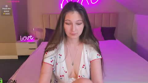 Ella online show from July 30, 8:46 am