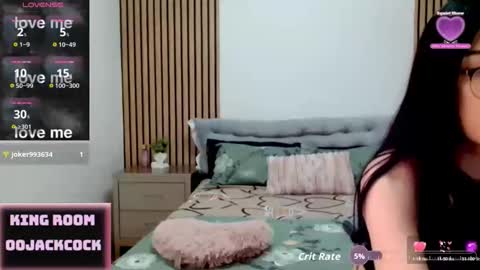 Snapshot of ella_chloe chatting on May 14, 9:10 pm Chloe online show from May 14, 9:10 pm