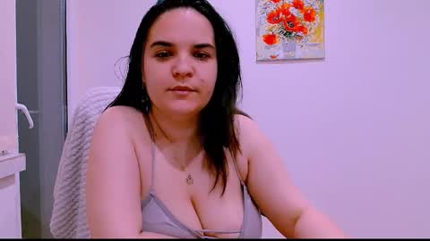 Snapshot of ella_diamonds chatting on April 10, 7:07 pm Ella online show from April 10, 7:07 pm
