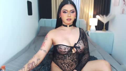Snapshot of ella_fantasia chatting on February 24, 3:20 pm HI ITS ME ELLA online show from February 24, 3:20 pm