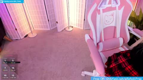 ella_foxx online show from June 3, 4:04 am
