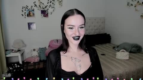 ELLA online show from December 15, 8:51 am