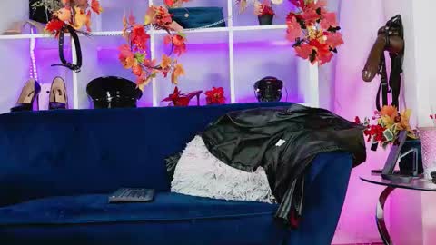 ella_kross online show from September 19, 4:25 am