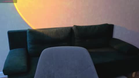 Ella online show from March 18, 9:34 am