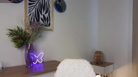 ella_mental online show from March 19, 1:04 pm