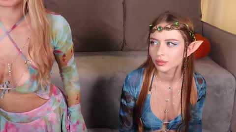 Snapshot of ella_twinkle chatting on October 31, 9:05 pm Ella online show from October 31, 9:05 pm