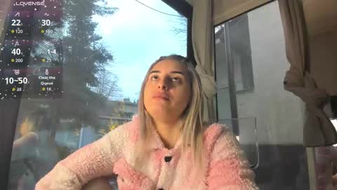 ella_vee online show from February 9, 6:17 am