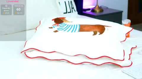 Ella online show from July 28, 7:39 pm