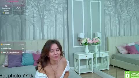 Ella online show from December 14, 10:34 am