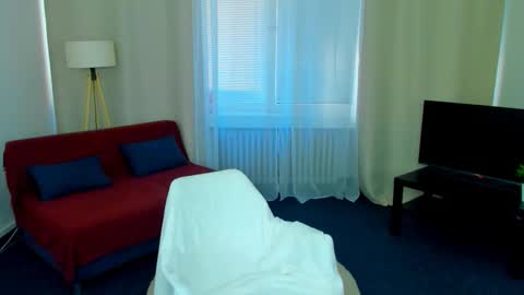 ellaasteele online show from September 30, 1:38 pm