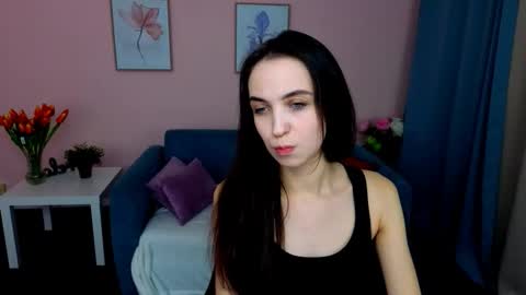 ellaasteele online show from October 13, 9:15 pm