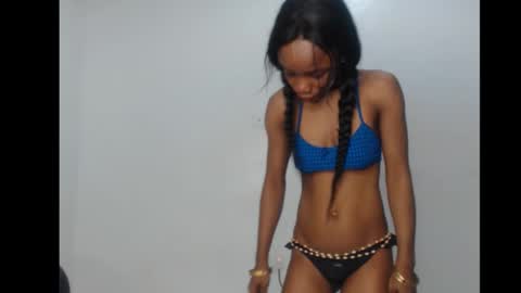 ella online show from November 21, 5:39 am