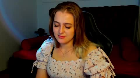 EllaBells online show from April 30, 5:03 am