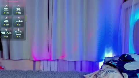 Ella online show from November 30, 2:43 pm