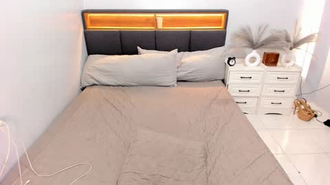 SINGLE PO online show from February 17, 4:09 am