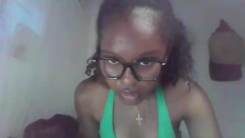 ellah245 online show from February 14, 1:08 pm