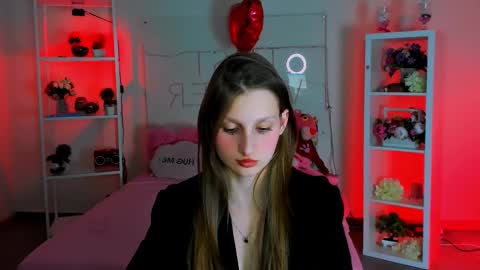 Ella online show from February 27, 6:09 pm