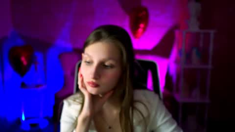 Ella online show from March 3, 12:27 pm