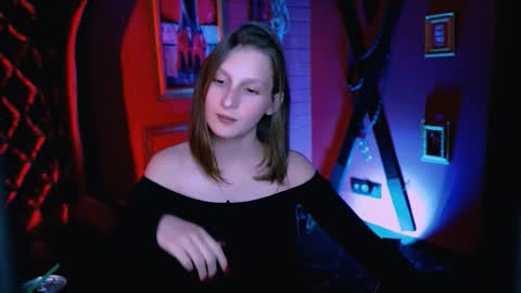 Ella online show from September 27, 5:07 pm