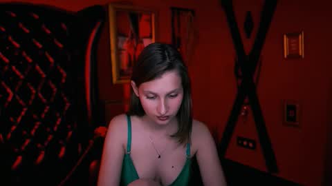 Ella online show from October 5, 4:49 pm