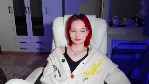 ellales online show from October 19, 7:53 am