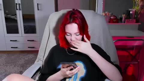 ellales online show from May 15, 8:54 am