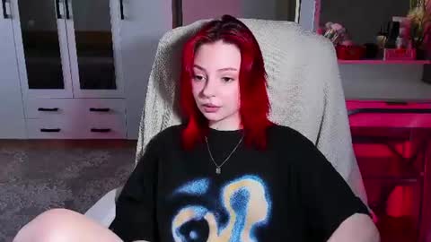 ellales online show from June 24, 8:46 am