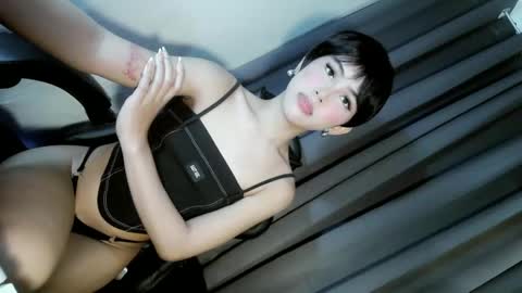 Snapshot of ellaliciousss chatting on February 26, 4:50 pm ella online show from February 26, 4:50 pm