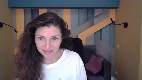 EllaLongs online show from October 5, 11:30 am