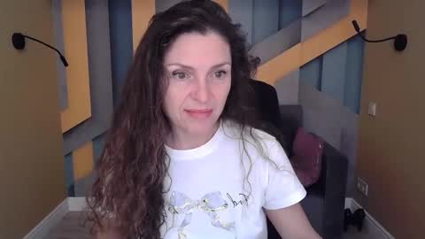 EllaLongs online show from October 11, 11:31 am