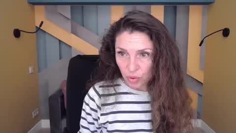 EllaLongs online show from October 26, 12:33 pm