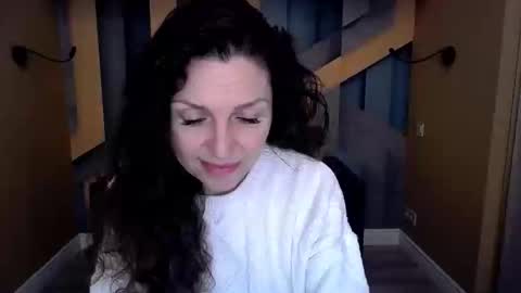 EllaLongs online show from February 28, 12:39 pm