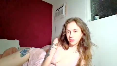 ellamae2000 online show from July 25, 7:28 am