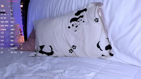 Snapshot of ellamilano chatting on January 8, 10:06 pm Ella online show from January 8, 10:06 pm