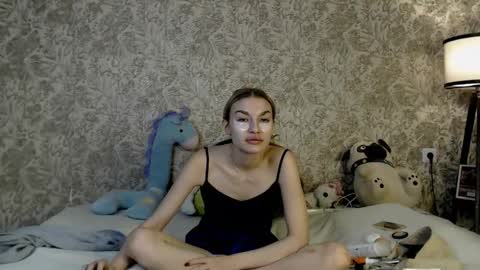 Snapshot of ellamilla chatting on November 6, 4:35 am ellamilla online show from November 6, 4:35 am