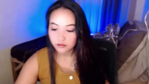 Ella online show from December 18, 1:44 am