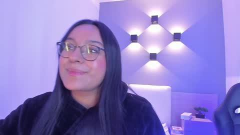Ella online show from December 17, 10:34 am