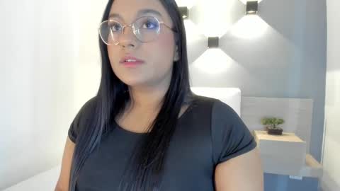 Ella online show from October 16, 11:11 am