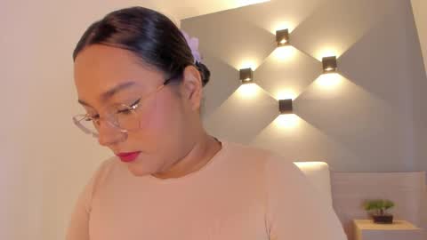 Ella online show from October 21, 12:17 pm