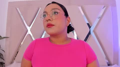 Ella online show from March 26, 12:00 pm