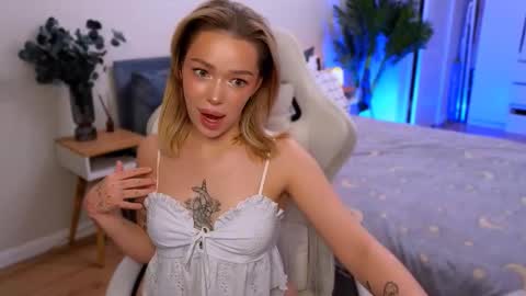 Ella online show from December 16, 6:29 am