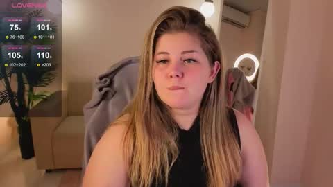 Snapshot of ellaya_ chatting on November 7, 11:38 pm Scarlet online show from November 7, 11:38 pm