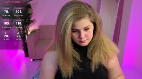 Snapshot of ellaya_ chatting on November 24, 10:53 pm Scarlet online show from November 24, 10:53 pm