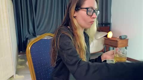 Snapshot of ellcrys chatting on March 10, 1:43 am im Elsa lets go Subscribe to my OF and Youtube -35 online show from March 10, 1:43 am