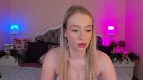 elldiana online show from January 7, 1:19 am